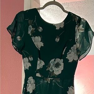 Beautiful semi formal Lulus maxi dress.